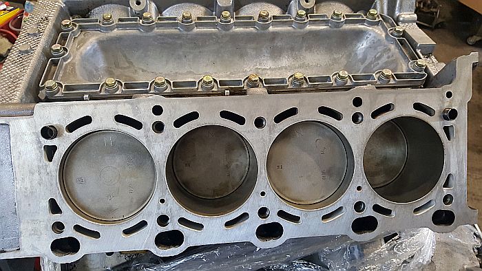 M60B40 polerowanie, honowanie, rozwiercanie, tulejowanie cylindrów