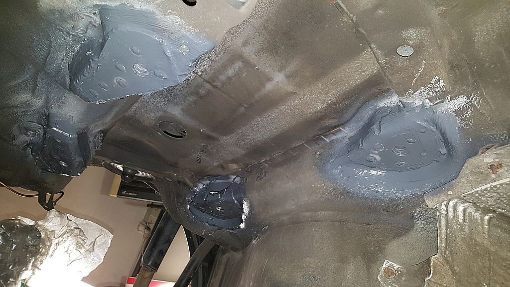 BMW wzmocnienie mocowań tylnego wózka, reinforcement flor