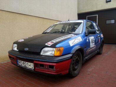 Ford Fiesta MK2 6-ścio punktowa klatka na Super Oesy