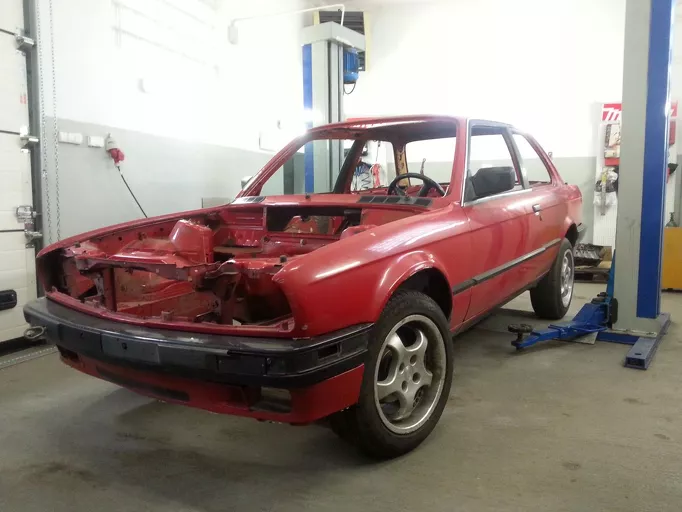BMW E30 Coupe 8-śmio punktowa klatka do driftingu. 